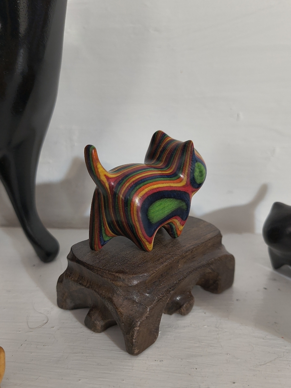 Wooden Miniature hand carved cat statue figurine kitty Multi color, tail up - Picture 4 of 12